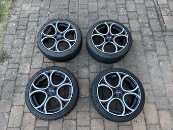 Kompletní sada kol OZ Wave 5x110 17" + zánovní zimní pneu