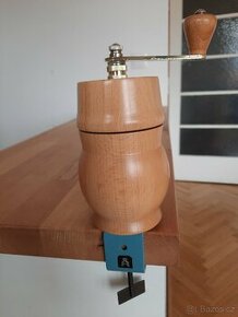 Mlýnek na kávu / kafemlýnek