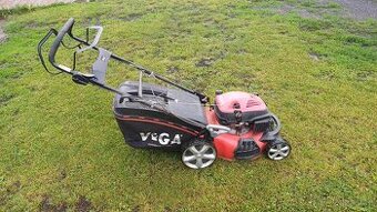 Motorová rotační sekačka Vega