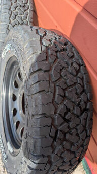 Disky s AT pneu na Jimny