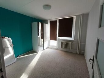 Byt 3+1, Adamov, 72 M2, dva balkony, sklepní kóje - 1