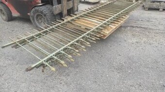 Starý železný plot, plotové dílce, 11,5 bm