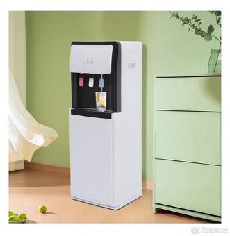 Dávkovač teplé a studené vody, fontána na pití