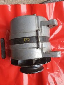 UAZ GAZ VOLHA NEPOUŽITÝ ALTERNÁTOR