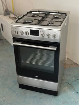 Plynový sporák a horkovzdušná trouba