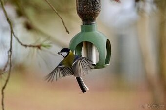 Závěsné ptačí krmítko