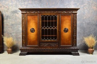 Klasická knihovna z masivního dubového dřeva VITRINA