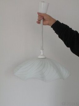 Stahovací lustr do kuchyně