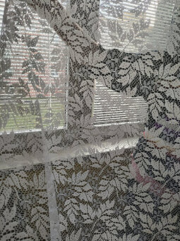 Záclona cca 3 x 3,4 metru