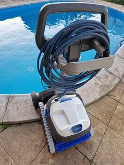 Bazénový vysavač Dolphin S200