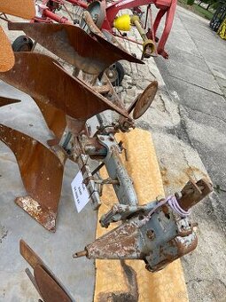 Pluh dvojradličný - obracák