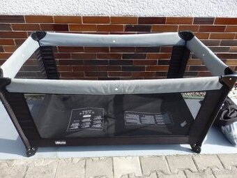 cestovní postýlka CHICCO + přídavné patro pro novorozence