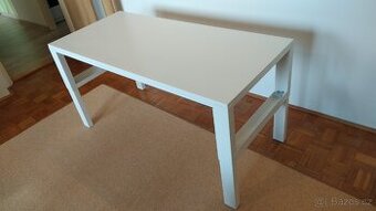 Dětský psací stůl+dvě dětské výškově stavitelné židle