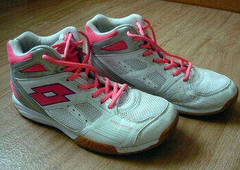 Boty sálovky na basketbal