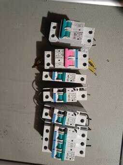 Prodám elektromateriál