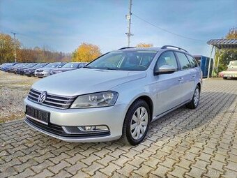 VW PASSAT B7 2.0 TDi 103 KW,VARIANT,6-KVALT,10x AIRB.,USB