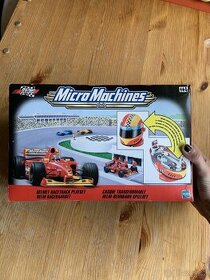 MicroMachines Grand Prix hrací set helma 1999 - 1