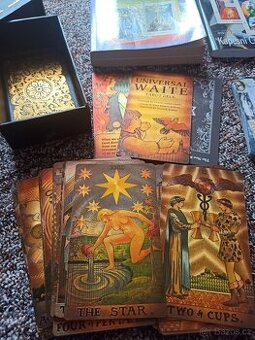 Tarotové karty a knihy o tarotu