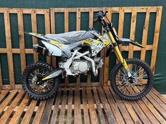 Pitbike 125ccm4T kola 17”x14” Poloautomat C104