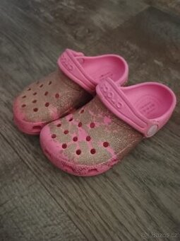 Dívčí Crocs vel 25 / 26