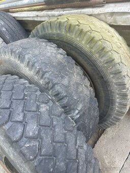 Pneu 11.00 r 20