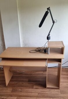 Psací stůl + lampička - 1