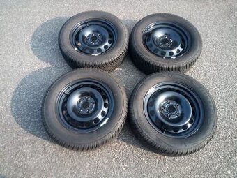 Š.Karoq, S.Ateca – Zánovní zimní komplet 215/60R16 Firestone