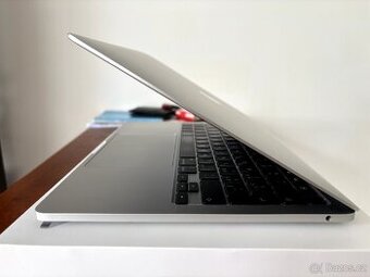 MacBook Pro 13" (M1, 2020) / 8GB/ 256 GB SSD