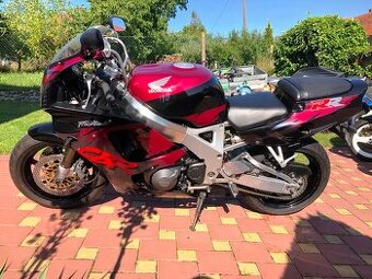 Honda CBR 900RR, SC28, původní plasty, lak i polepy