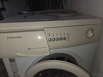 Funkční pračka Electrolux EWF 810