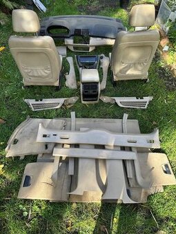 E53 skoro kompletní interiér (Beige)