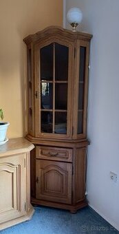 Rohová vitrína