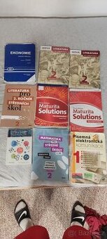 učebnice střední škola, čeština, matika atd.
