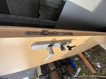 BEZPEČNOSTNÍ DVEŘE z Banky 4.třída včetně zárubně a zámků