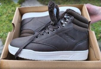 Nové nenošené zimní boty Umbro vel 38,5.