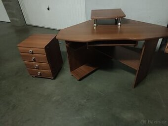 DOVOZ MOŽNÝ rohový stůl s nástavcem možno kontejner.