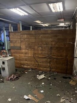 Zdarma – dřevěná stěna / prkna na topení nebo další využití