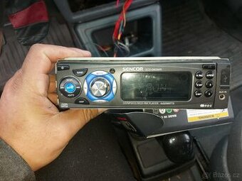 autorádio Sencor SCD-5905MR.