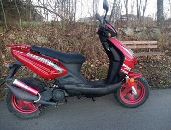 Pěkný skútr Keeway Focus 2T 50 ccm 2,1 kW - 1