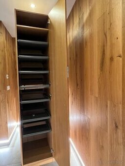 Skříňový systém IKEA PAX