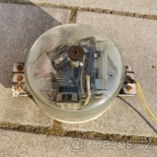 PRODÁM VELMI STAROU POJISTKOVOU SKŘÍŇKU TESLA