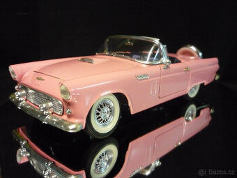 Ford Thunderbird Revell 1/18
