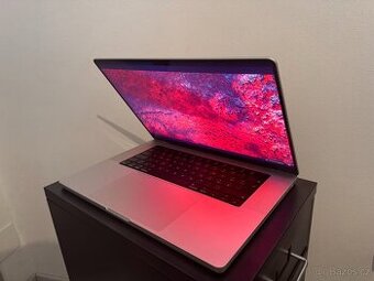 Macbook Pro M1 Pro 16" / 16GB / 512GB
