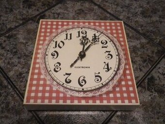 KUCHYŇSKÉ HODINY QUARTZ