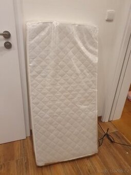 Matrace do dětské postýlky+2 nepromok.prostěradla