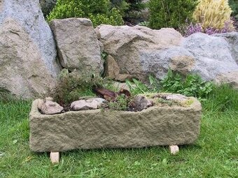 Koupím  kamenná koryta, ostění, kameny