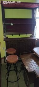 Dubový bar s látkovou stříškou a 2 ks barových židlí