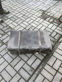 Starožitný kufr