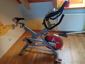 Spiningové kolo