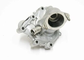 Vodní pumpa OEM Toyota Previa I